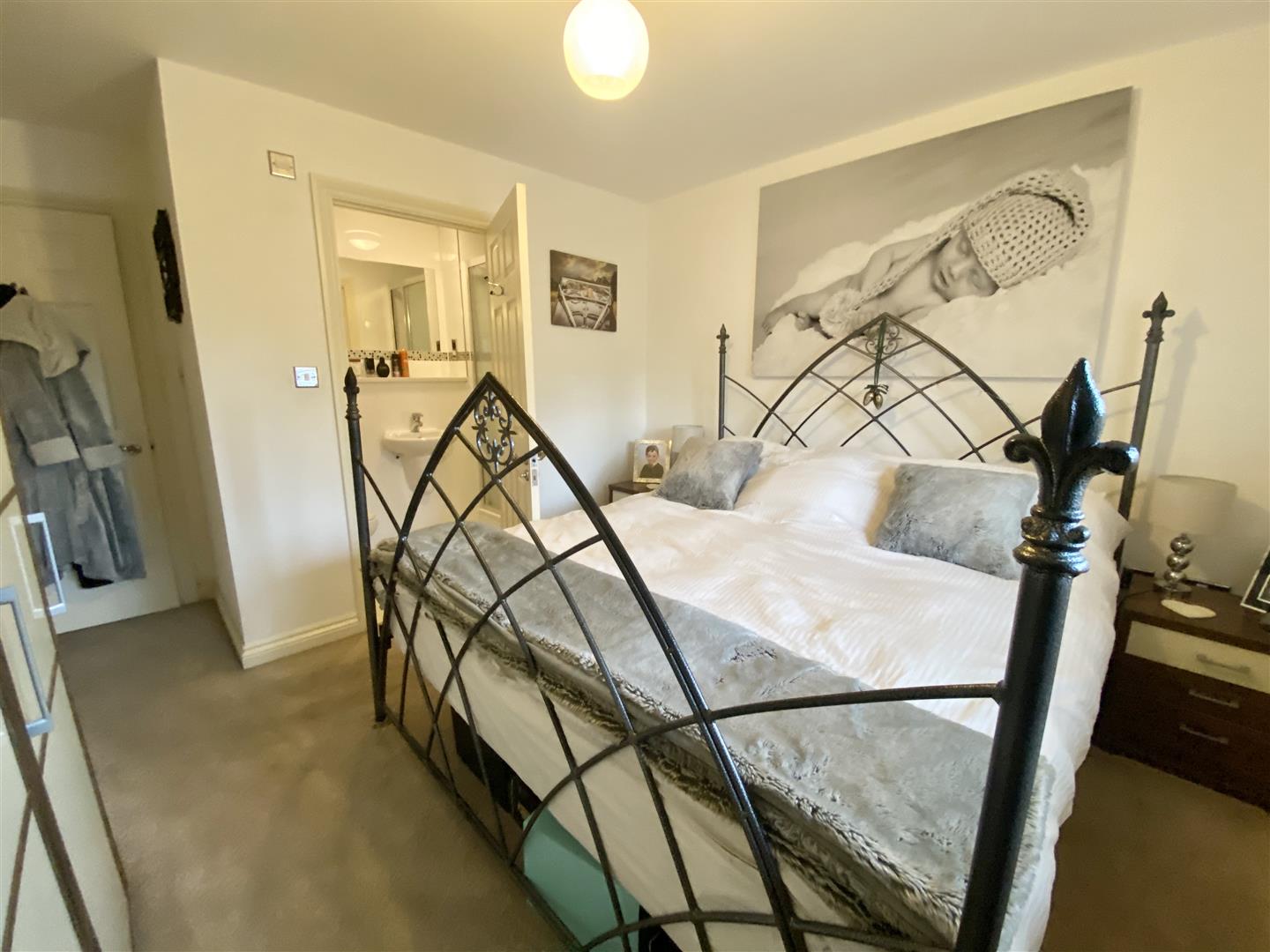 Florence Avenue, Enfield, EN2 Lanes Estate Agents